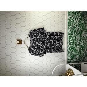 Monrow by Anthropologie Black and Gray Star Patterned T-Shirt - Size - Medium